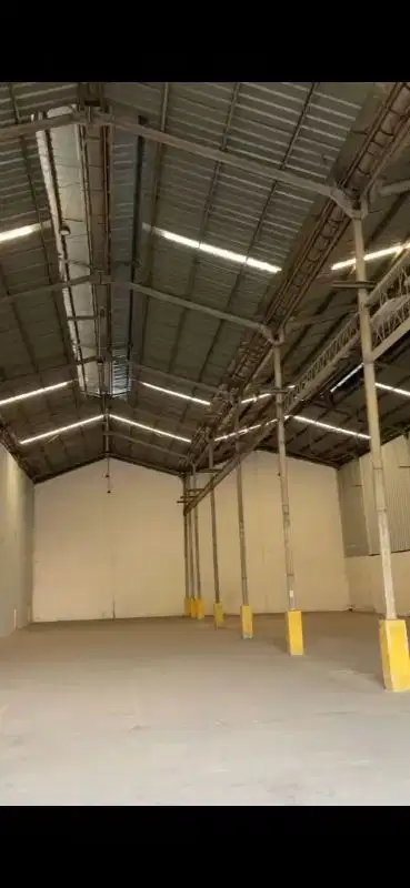 Disewakan gudang gandeng kapuk kamal ada loading dock