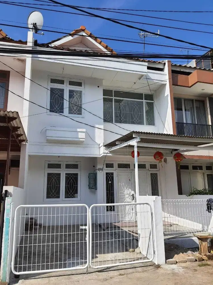 Dijual Rumah Taman Palem Lestari Rapi Dan Bebas Banjir Jakarta Barat