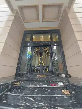 Rumah Mewah Gaya Eropa di Pondok Indah Jakarta Selatan, Bangunan Baru, Furnished