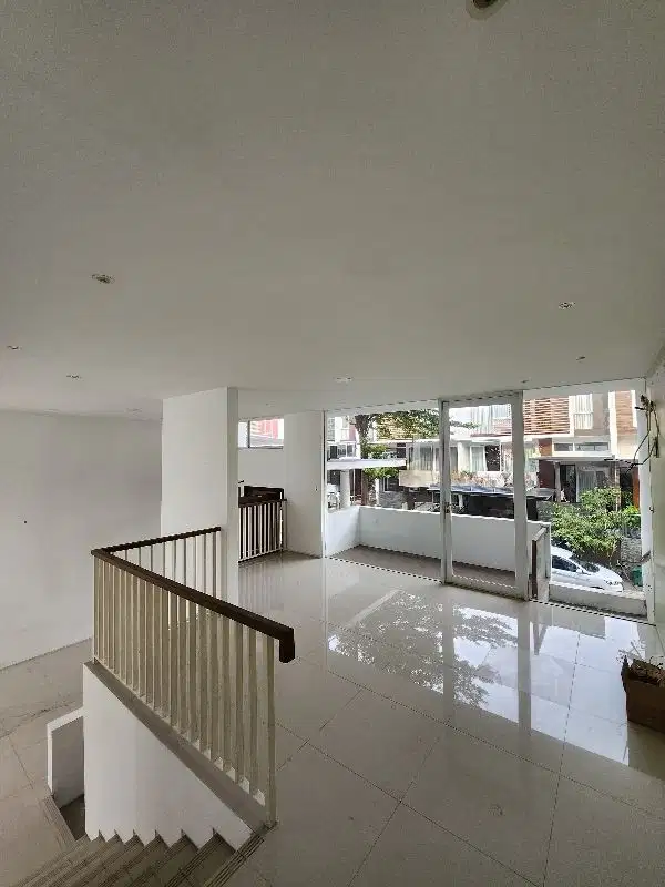 Rumah 3 lantai citra 8 4 kamar !