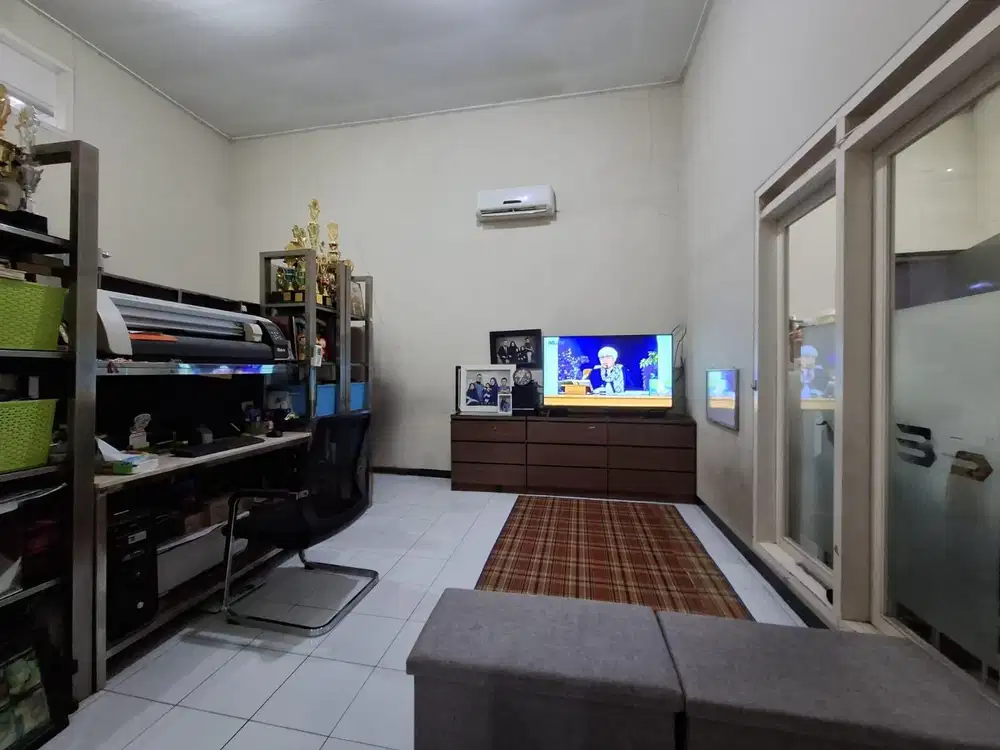 Dijual Rumah Nyaman dan Terawat Lokasi Strategis di Batujajar Regency
