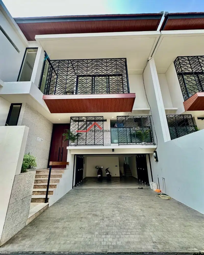 Rumah Baru Dalam Town House di Kemang