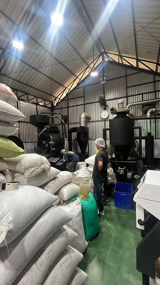 Dicari Buruh Panggul Karung Kopi