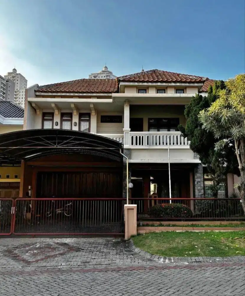 Rumah Mediteran Villa Bukit Indah - Pakuwon Indah  10 menit jalan kaki