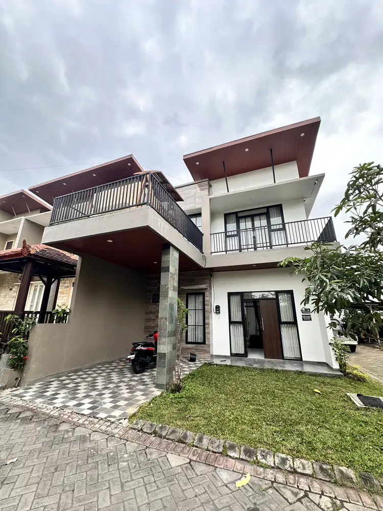 Dijual Cepat Rumah Villa Furnish Kolam Renang dekat Wisata BNS Batu