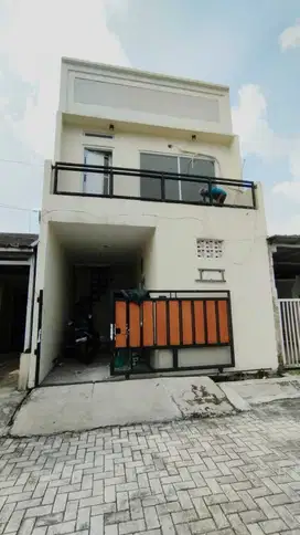 Dijual Rumah 2 Lantai Siap Huni Nyaman Lokasi Startegis di Bojongsoang