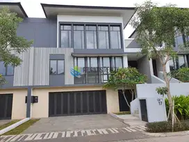 Dijual Rumah Depan Taman, Rumah Mewah Lakewood Navapark