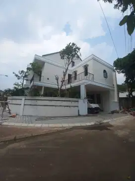 Dijual Rumah Brand New Kencana Loka BSD Siap Huni