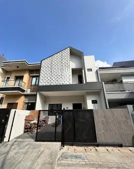Di Jual Rumah Brand NEW  Metland Puri