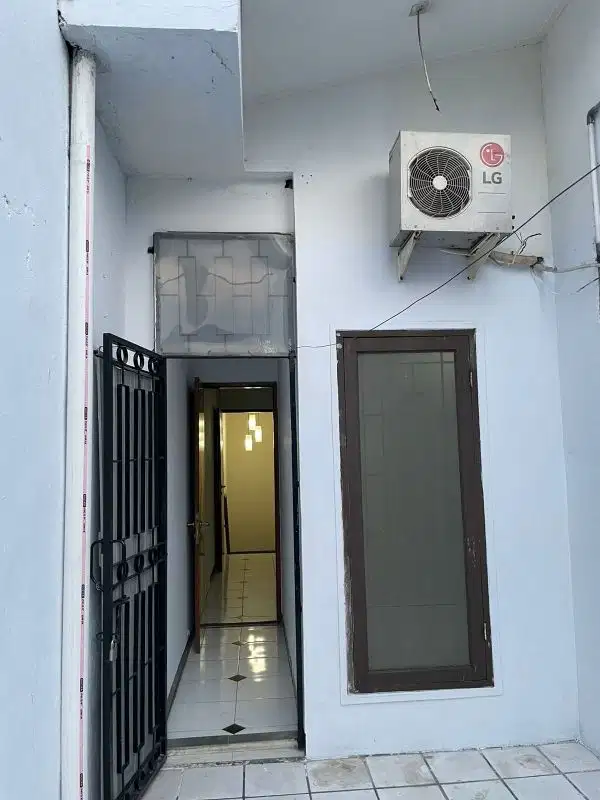 Disewakan ruko bersih rapih siap huni di Jl Cikajang  No.6