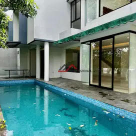 Rumah Baru Tropical Design di Kemang