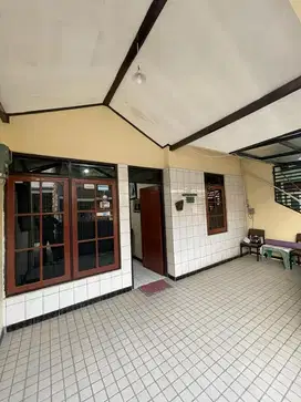 Dijual Rumah Hunian Dalam Komplek di Riung Bandung