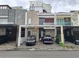Dijual Rumah Puri Mansion Boulevard 3,5 Lantai Full Renovasi 8x15m2