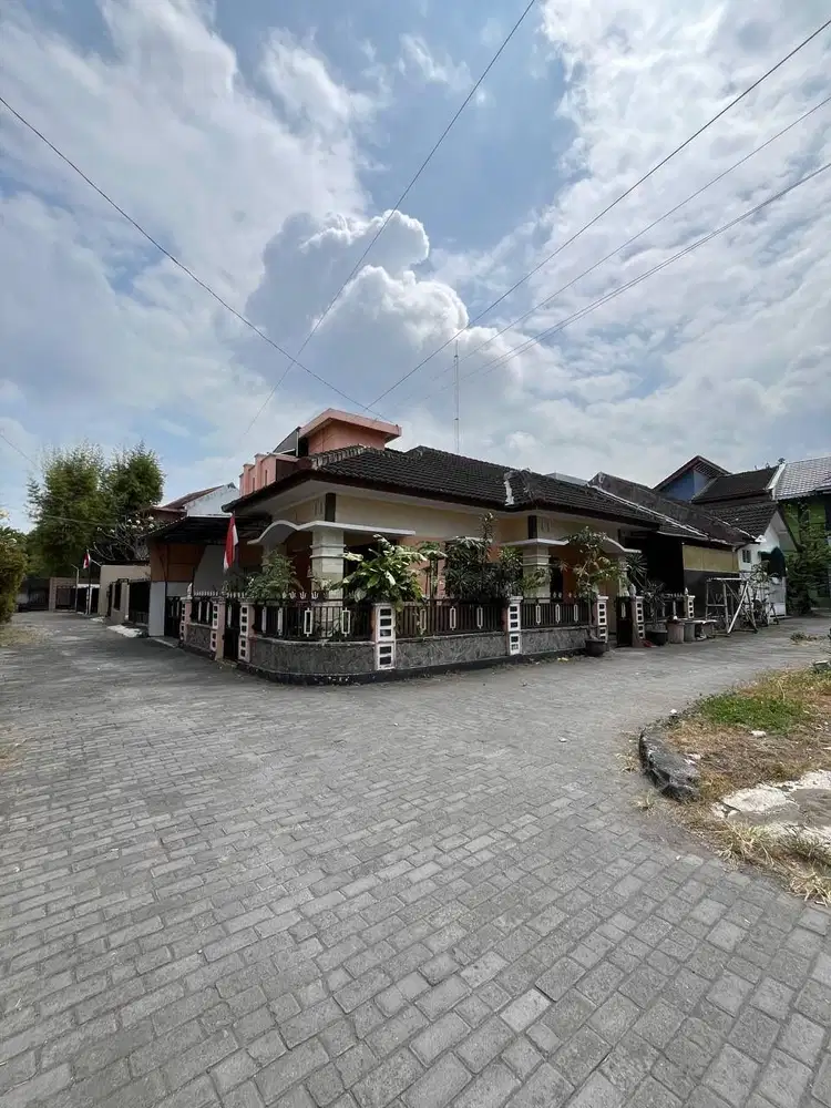 Dijual Rumah Strategis Area Kampus UPN, Ps Condong Catur, Pakuwon Mall