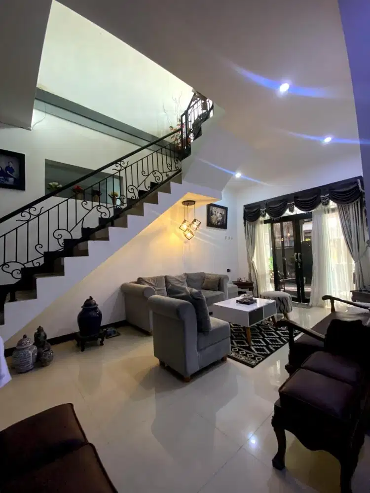 Rumah 2Lt  Include Usaha Laundry di Sayap Sukamenak, Margahayu