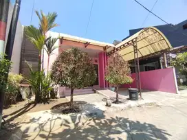 Rumah 144 m2 banting harga di perumahan cluster solo baru