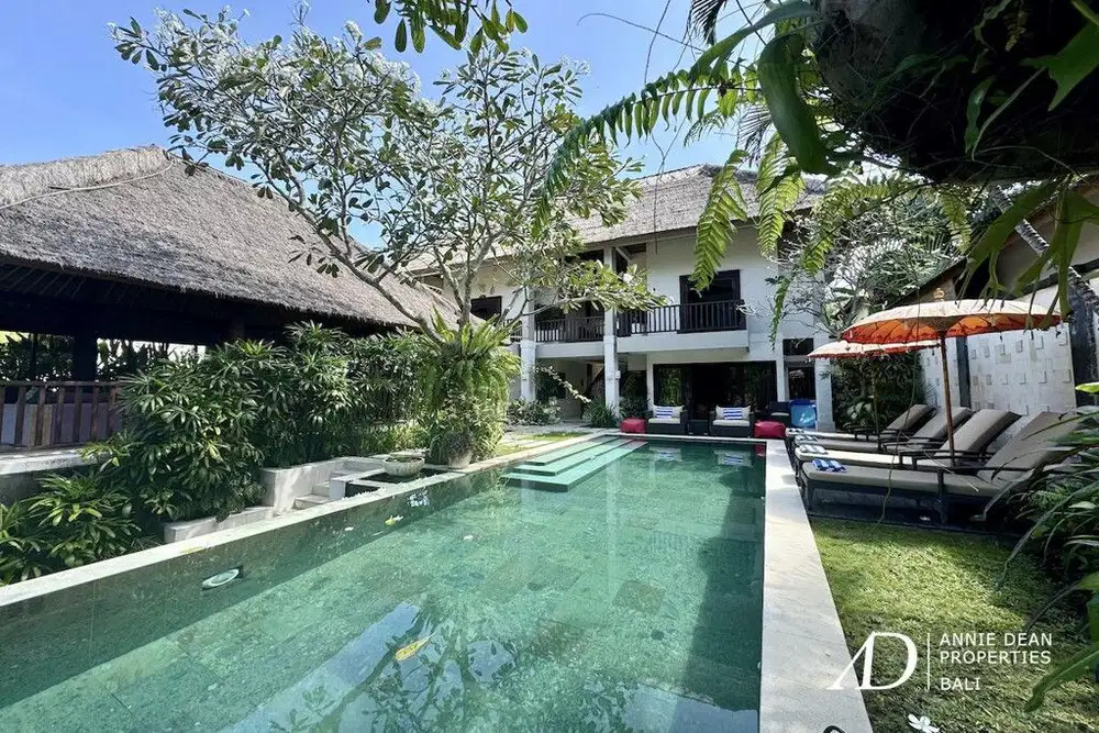 FREEHOLD | BALINESE-STYLE VILLA WITHIN GATED ESTATE IN PERERENAN
