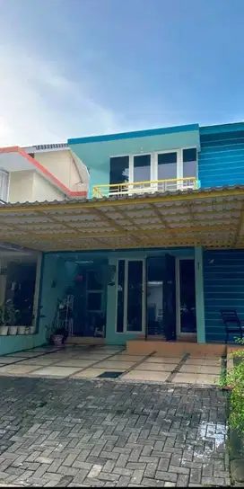 Dijual Rumah 2 lantai semi furnish view danau di Citragran cibubur