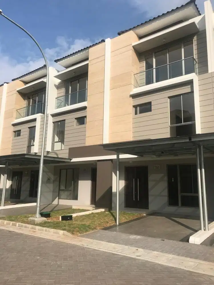 Dijual rumah golf island pik 3 lantai ukuran 75m /6x12.5