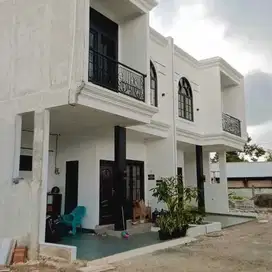 Rumah Mewah Klasik 2 lantai di jl H Icang Kelapa Dua Depok