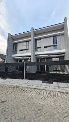 KLAMPIS SEMOLO TIMUR dkt MERR Kertajaya,galaxy mall