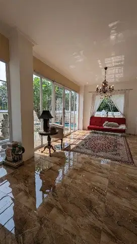 dijual rumah mewah di citra gran Cibubur ada kolam renang