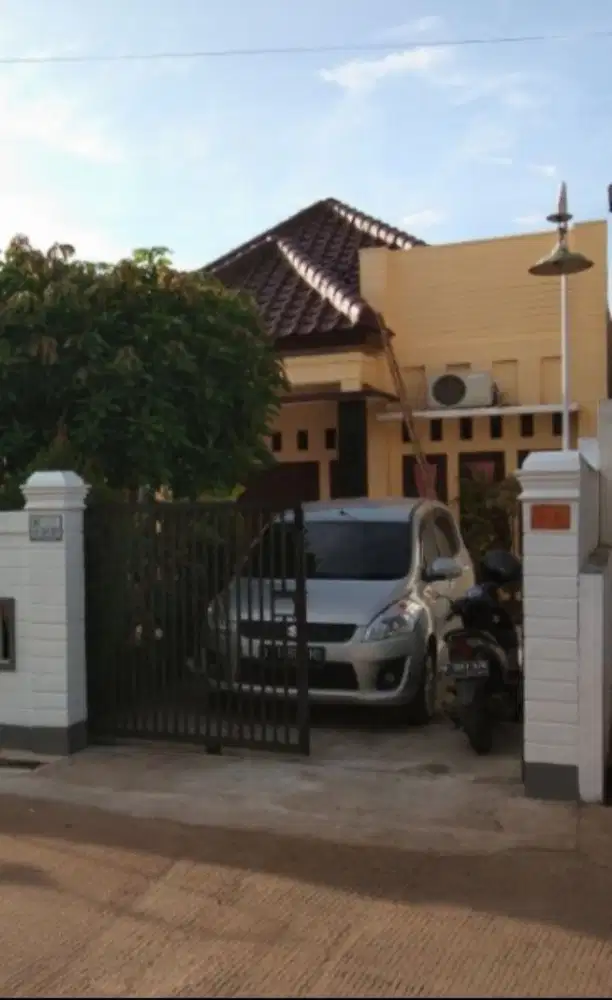 Rumah Bagus Siap Huni Lt:250m2 SHM Graha Raya Bintaro Tangerang Banten