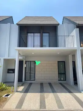 Rumah 2 lantai hadap selatan di Wisteria Cakung Jakarta Timur