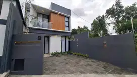 RUMAH MODERN 2 LANTAI DEKAT UII DAN BLUE LAGOON