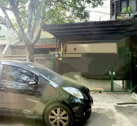 Rumah depan taman di Kencana Loka, BSD City
