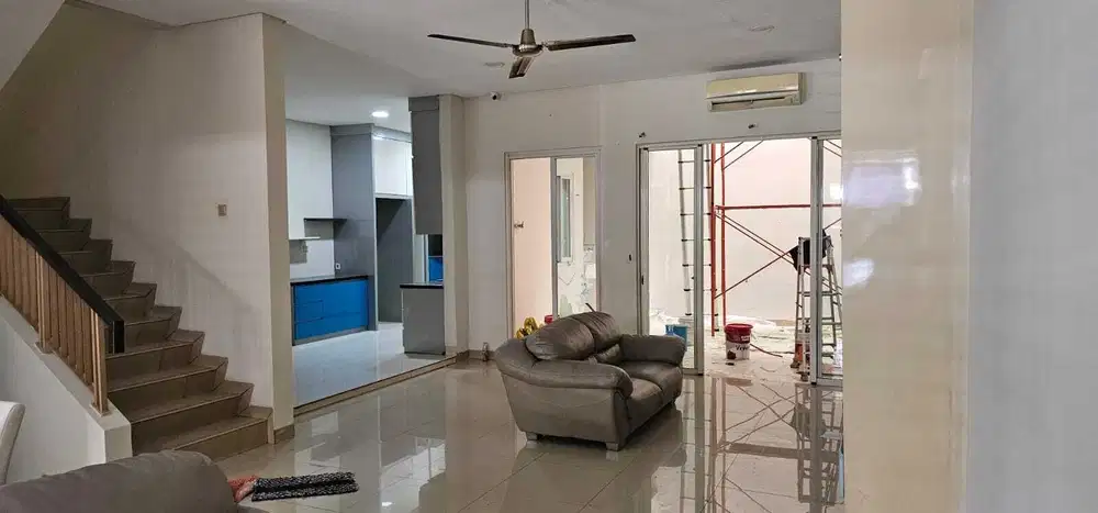 DISEWA RUMAH MEWAH 2 LANTAI DI GOLFLAKE CLUSTER SAN LORENZO