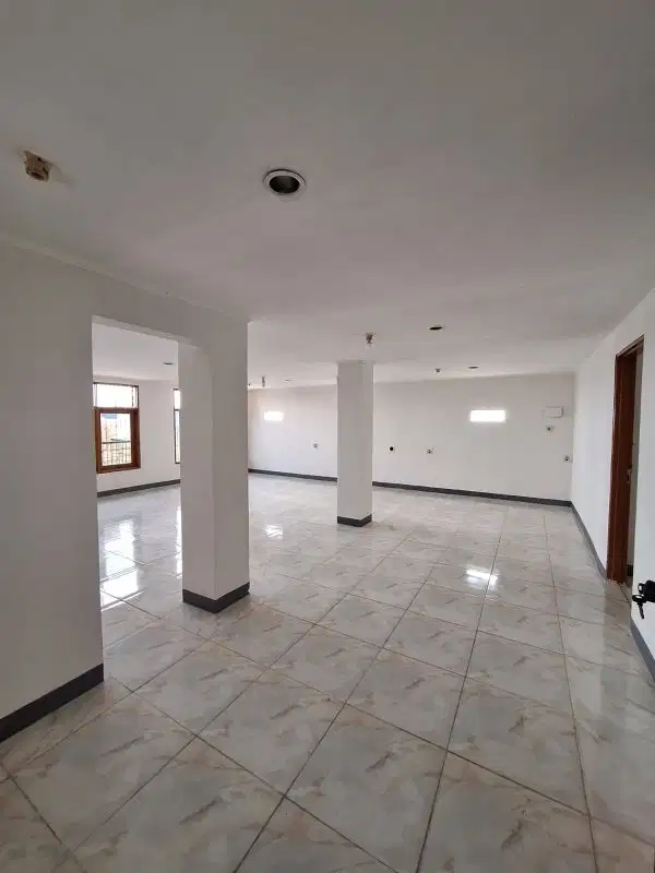 Dijual Rumah dengan 2,5 lantai di Citra Garden 1 Extention