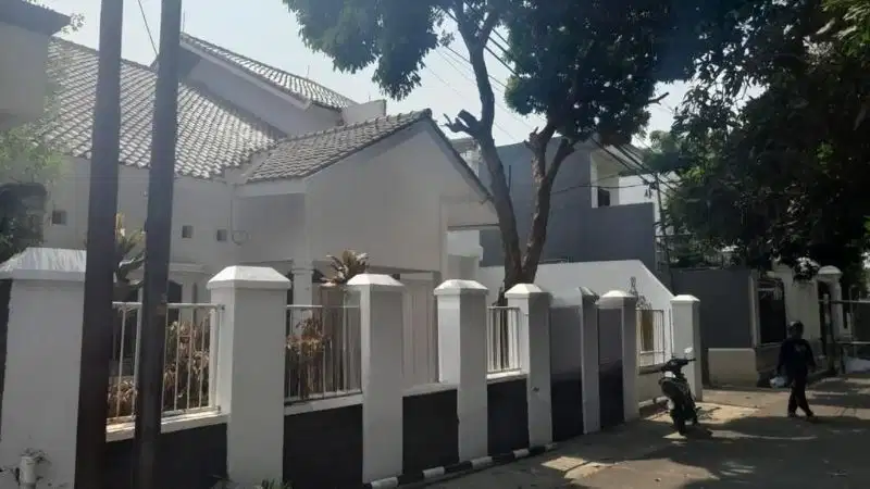Dijual rumah di Radio dalam
