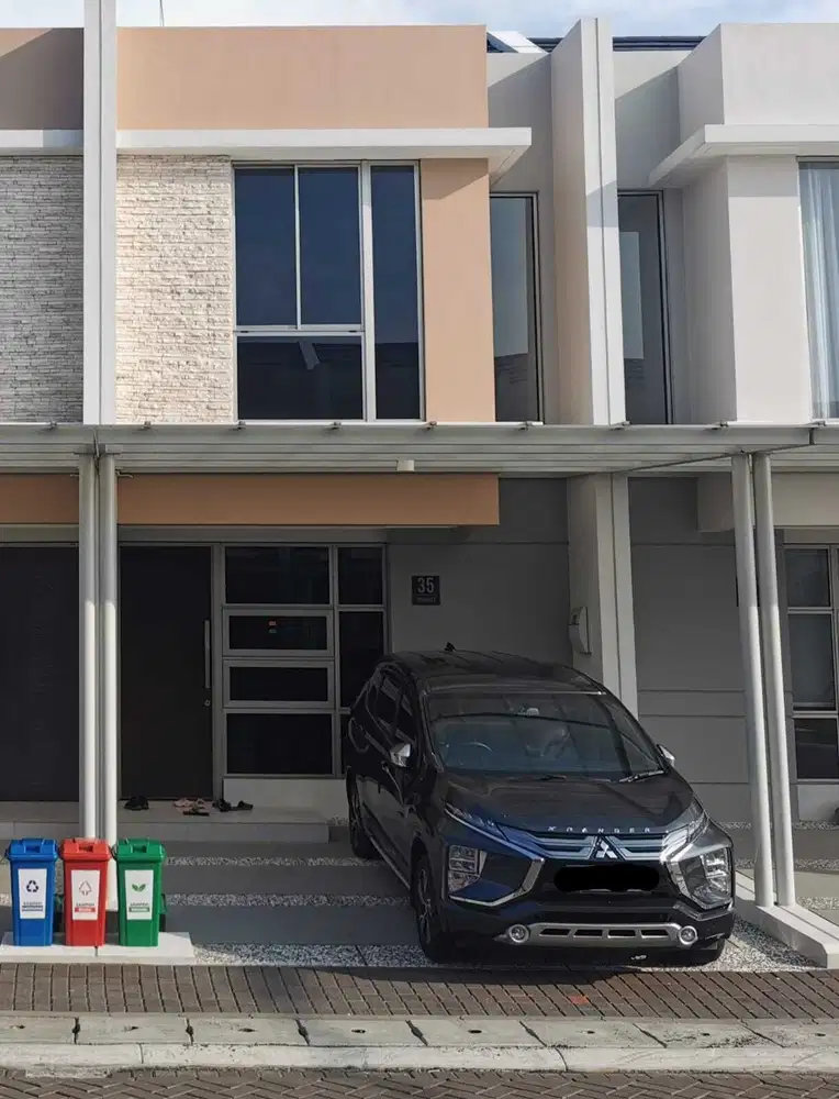 DISEWA RUMAH 2 LANTAI CLUSTER VIRGINIA LUAS 45 m2 PIK 2 JAKARTA