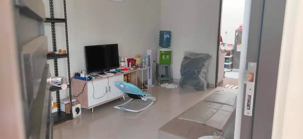 Rumah Minimalis Modern SHM siap huni bagus di Grand Sharoon Residence