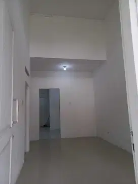 Rumah Murah Banget Turun Harga SHM 2 lantai di Pinus Regency Bandung