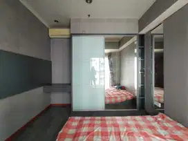 2 kamar plus semi furnish lantai rendah Apt.Royal mediterania garden