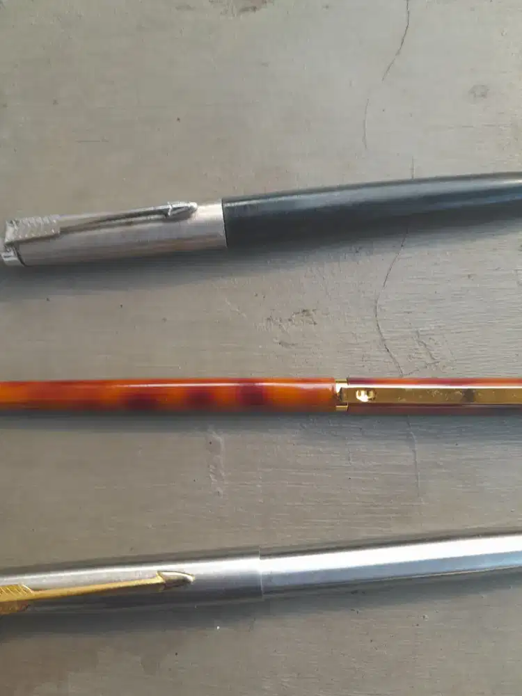 Di jual 2 pena parker dan 1 st .dupont