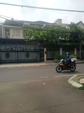 DIJUAL CEPAT RUMAH JL ADHYAKSA 9 LEBAK BULUS JAKARTA SELATAN