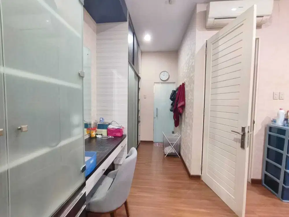 Dijual Rumah Villa Full Furnish di Komplek Mutiara Residence