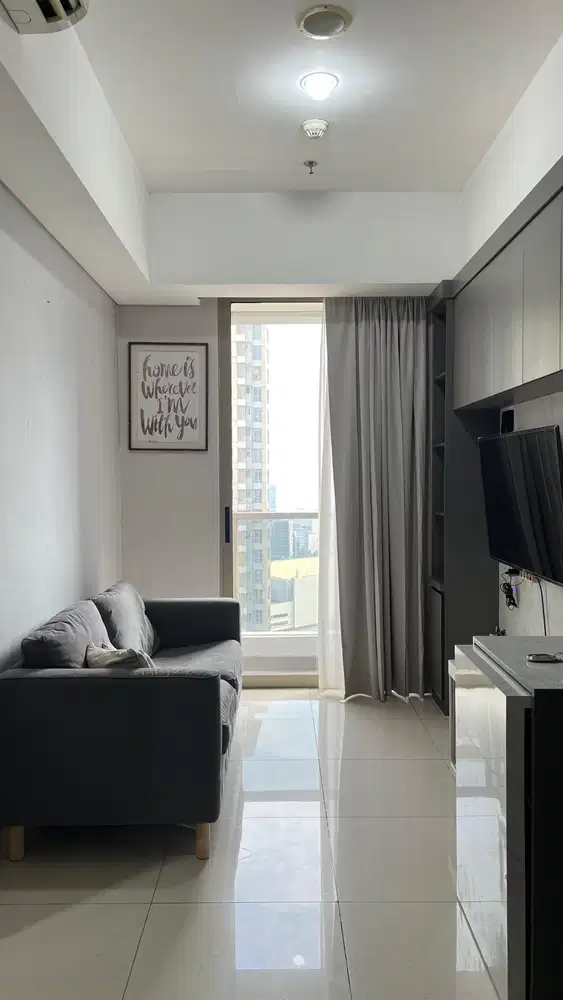 Sewa Apartemen Taman Anggrek 2BR Furnished Siap Huni, Jakarta Barat