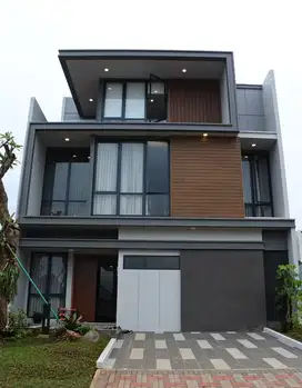 Rumah Baru Mewah Siap Huni di Lokasi Strategis Kota Wisata