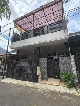 Dijual Rumah Secondary 2,5 Lantai Dalam Komplek Di Duren sawit Jaktim