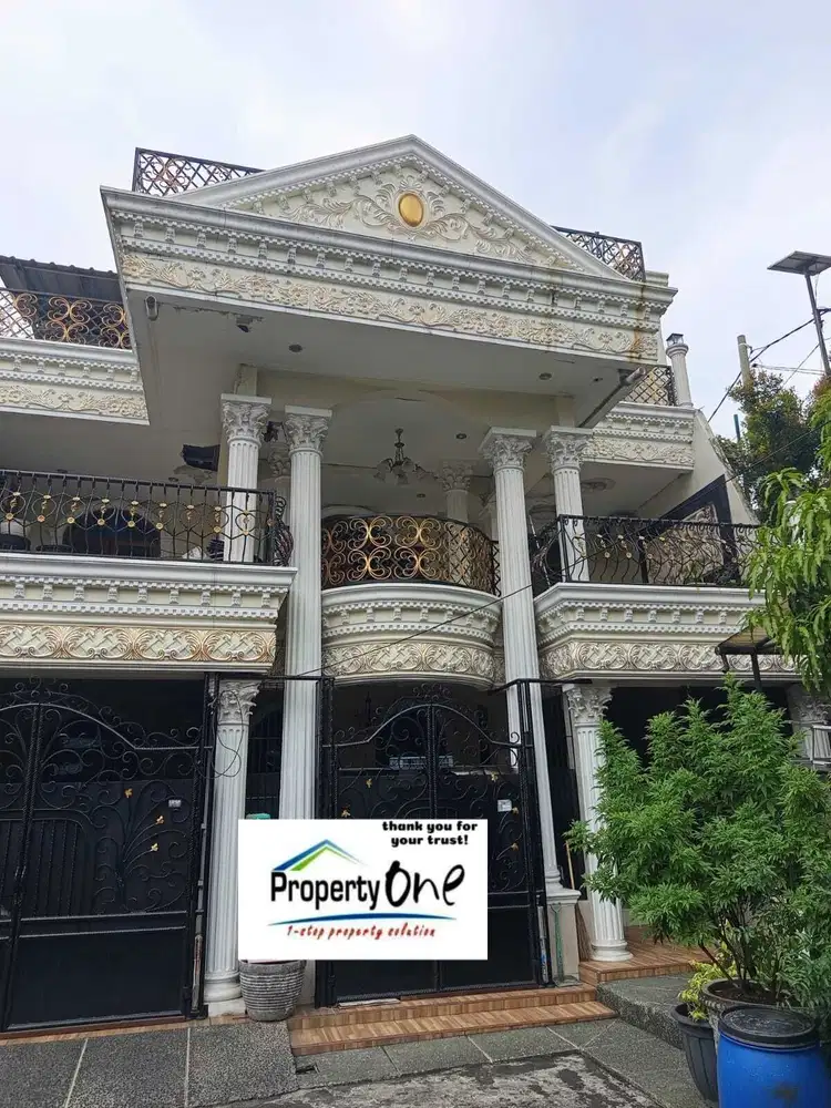 Rumah cantik 3 lantai