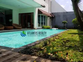 Dijual Rumah Mewah siap huni di giri loka BSD, dengan swimming pool