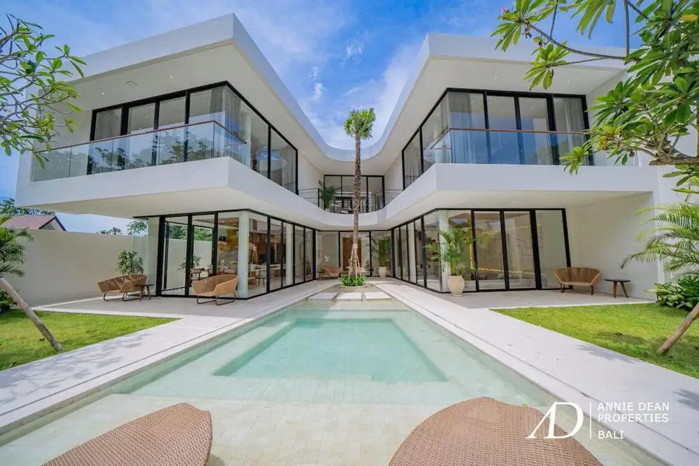 FREEHOLD MODERN DESIGN VILLA WITH CINEMA ROOM & JACUZZI IN UMALAS