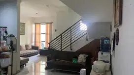 Rumah Bagus Siap Huni Harga Murah Dekat Stasiun di Jurang Mangu.11888