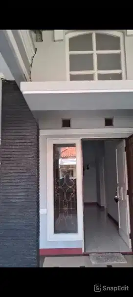 Dijual Rumah Siap Huni Di Cluster Taman Sari Kota Harapan Indah