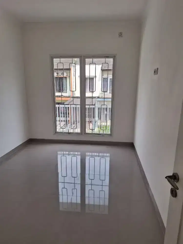 Dijual Rumah Cantik Siap Huni Bebas Banjir Emerald Bintaro