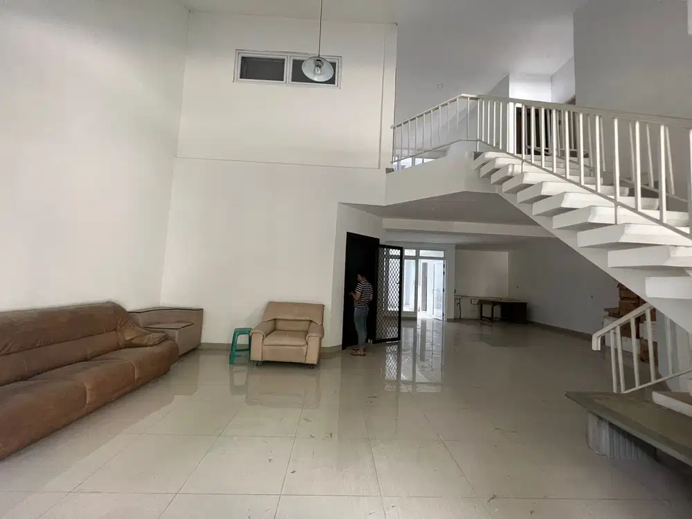 Rumah di Muara Karang Belakang Duta Buah